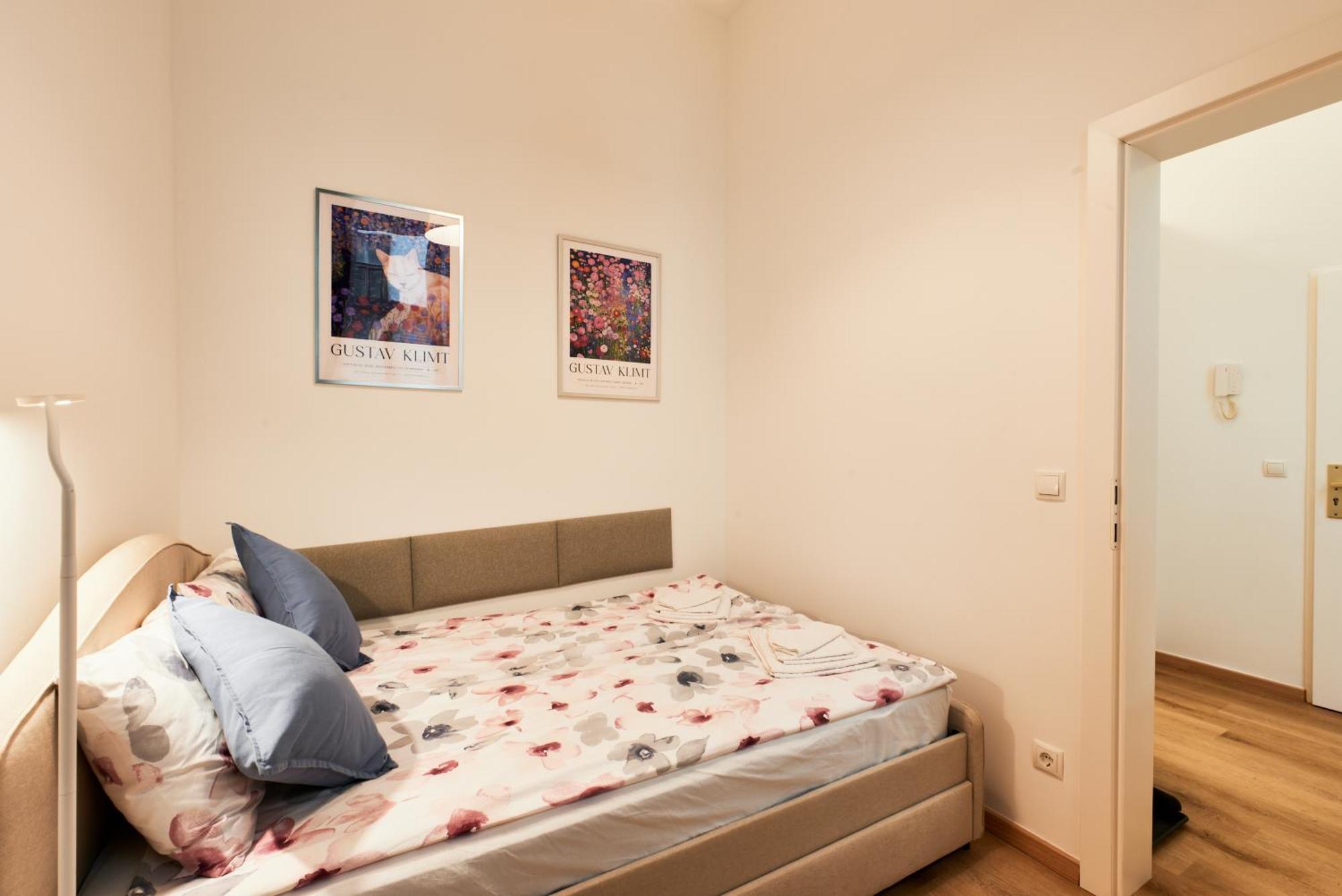 Malixa - In The Heart Of Next To Metro Apartment Wien